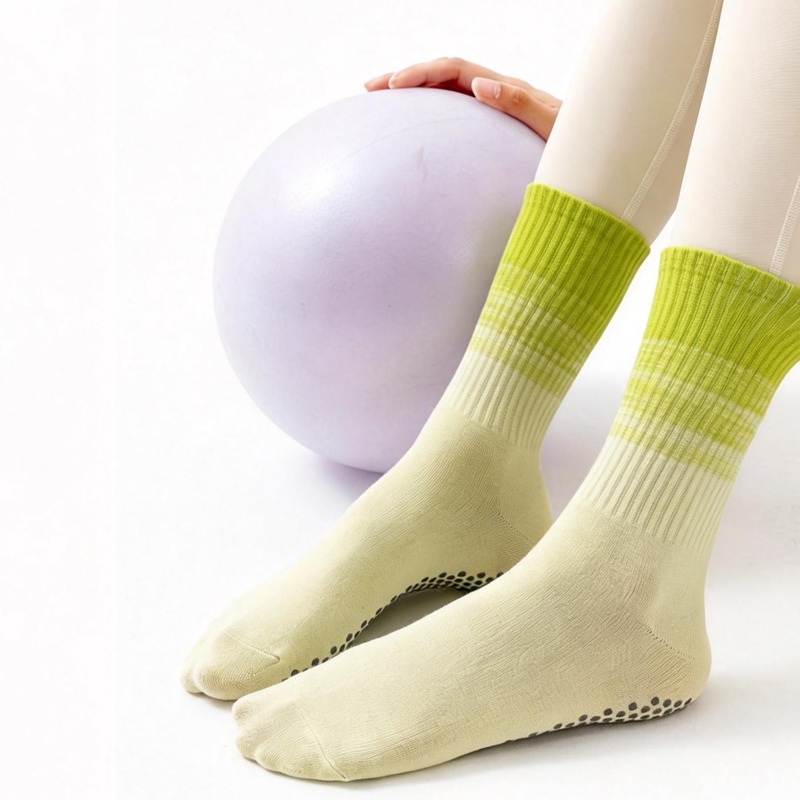 Dreamlikelin 1 쌍 여성용 중간 길이 요가  - Pilates Yoga Grip Socks 리뷰 및 가격